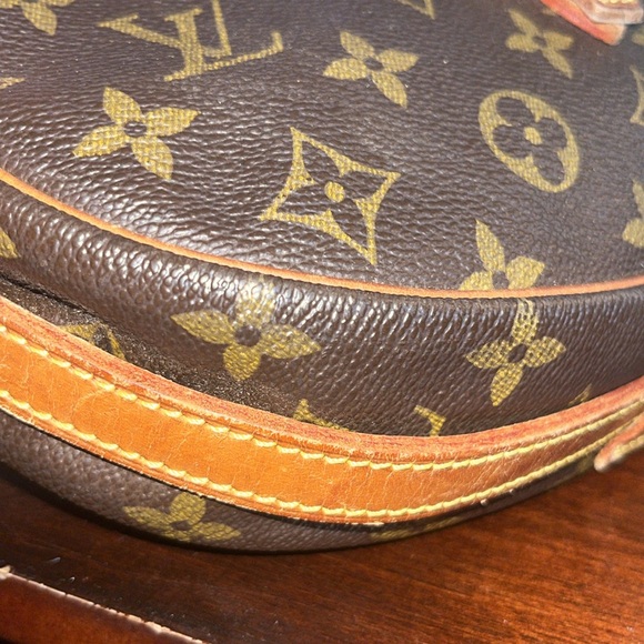 Louis Vuitton Jeune Fille Monogram Coated Canvas Leather Crossbody bag - Picture 5 of 15